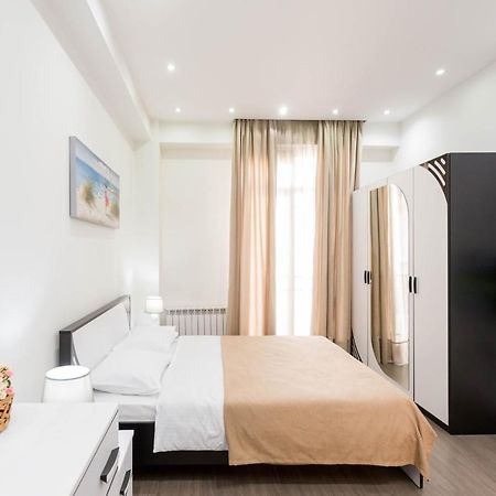Apartment In The City Center Lll Тбилиси Экстерьер фото