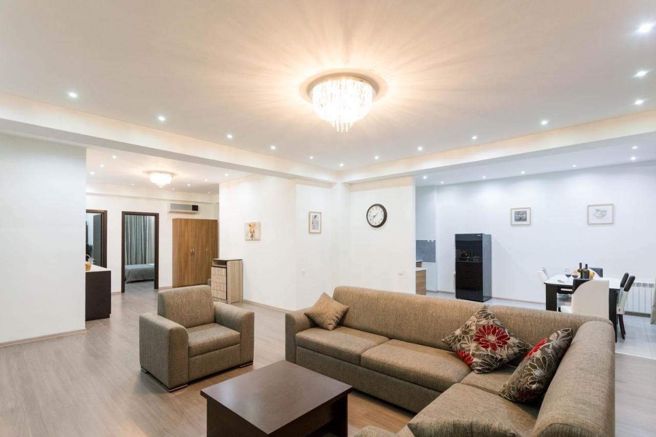 Apartment In The City Center Lll Тбилиси Экстерьер фото