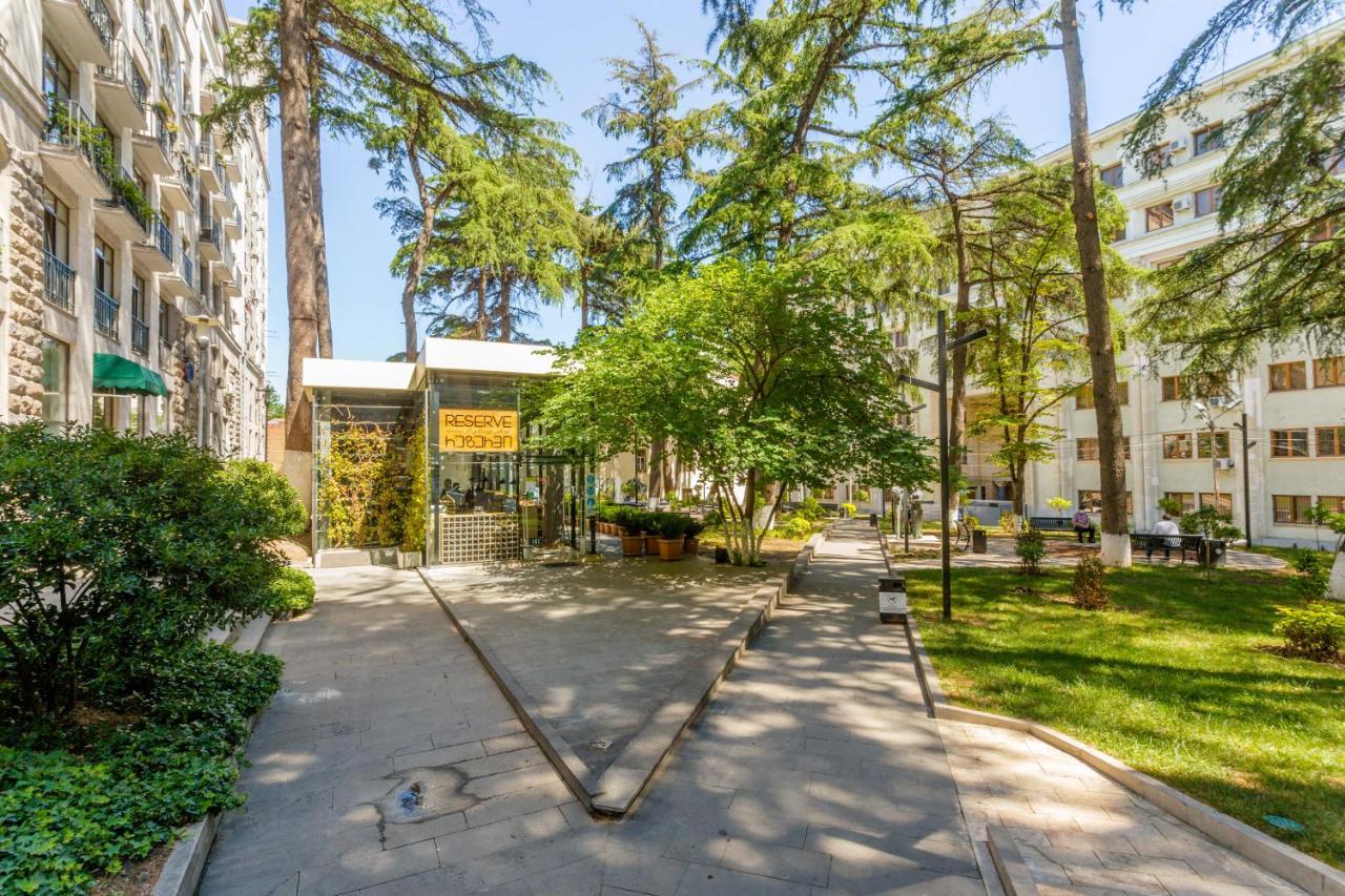 Apartment In The City Center Lll Тбилиси Экстерьер фото
