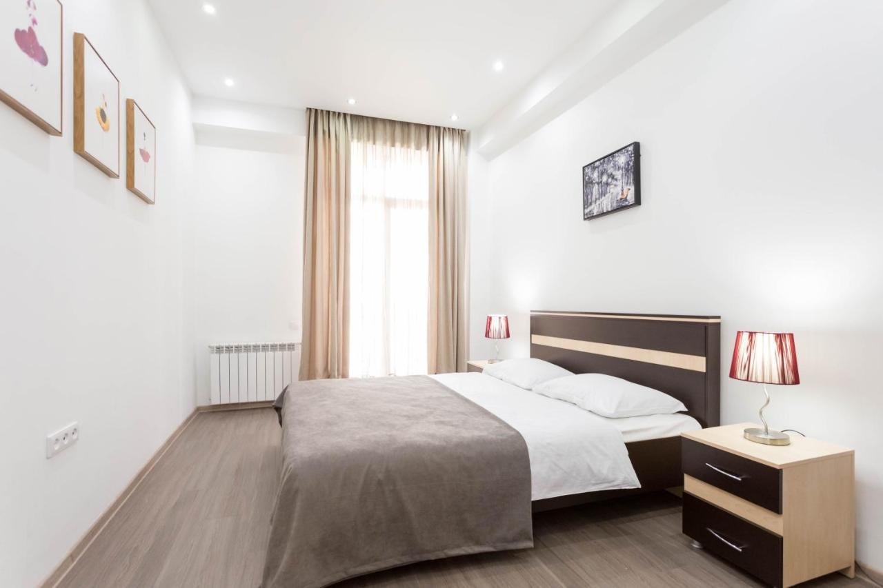 Apartment In The City Center Lll Тбилиси Экстерьер фото